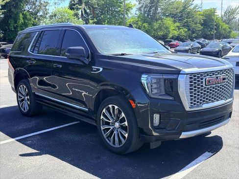 Used 2021 GMC Yukon Denali w/ Denali Premium Package RWD image 7