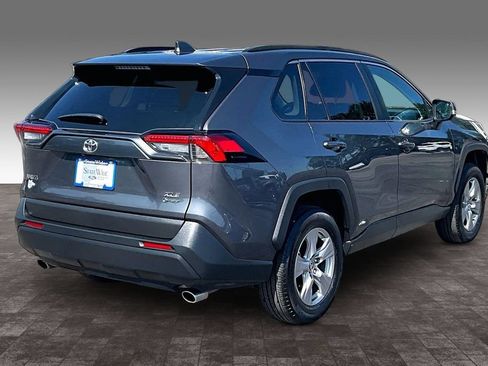 Used 2025 Toyota RAV4 XLE AWD/4WD image 28