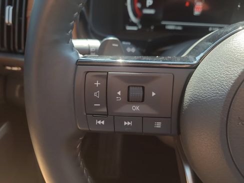 Certified 2025 Nissan Pathfinder Platinum w/ Cargo Package FWD image 33