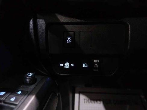 Used 2020 Toyota Tacoma TRD Sport image 32