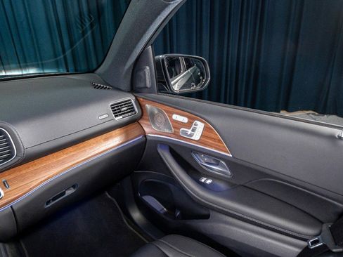 Certified 2025 Mercedes-Benz GLS 450 4MATIC image 27