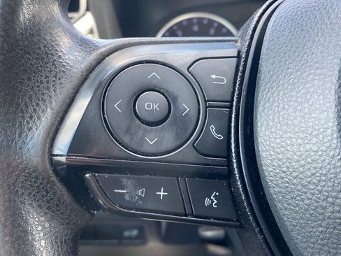 Used 2020 Toyota RAV4 XLE w/ Convenience Package FWD image 28