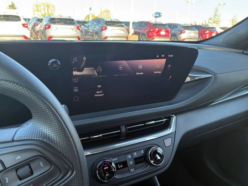 Used 2025 Buick Envista Preferred FWD image 20