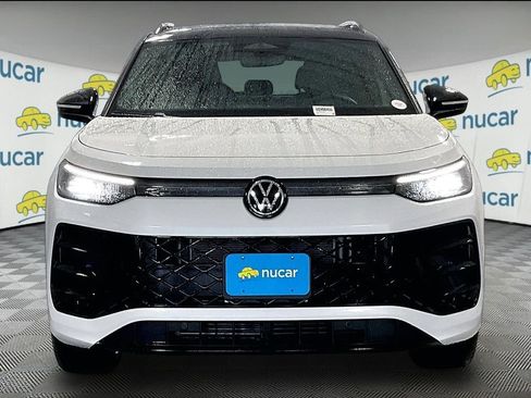 Used 2025 Volkswagen Tiguan SE R-Line AWD/4WD image 2