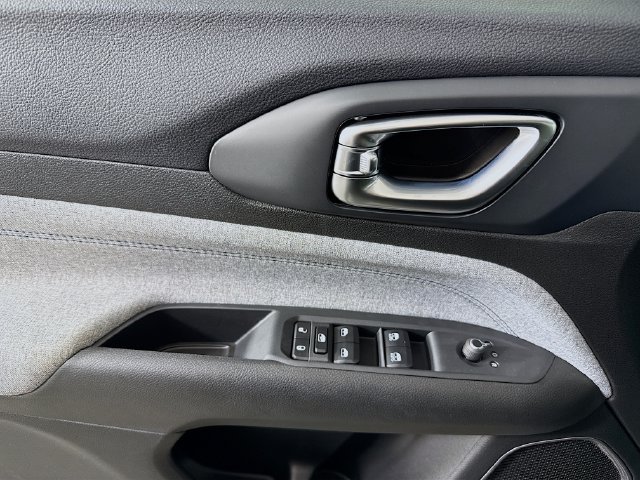 New 2026 Jeep Compass Latitude AWD/4WD image 17
