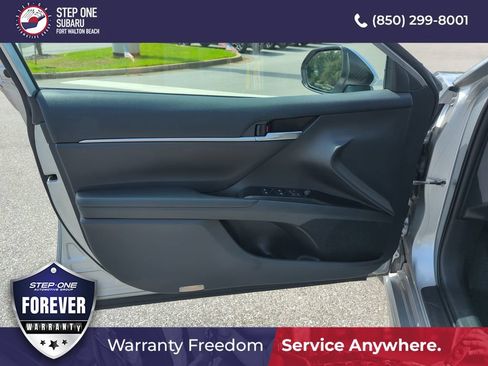 Used 2019 Toyota Camry SE FWD image 18