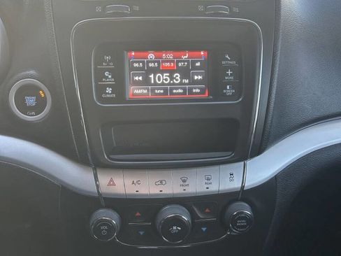 Used 2018 Dodge Journey SE image 18