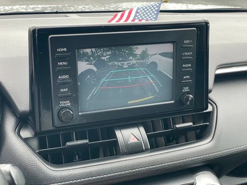 Used 2019 Toyota RAV4 LE w/ Carpet Mat Package AWD/4WD image 19