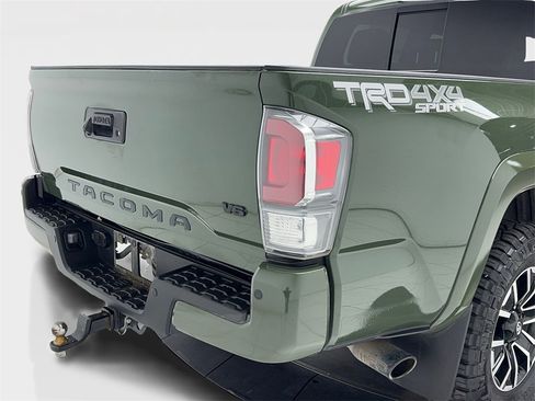 Used 2021 Toyota Tacoma TRD Sport image 11