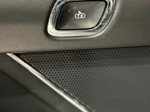 Used 2023 Lincoln Aviator 2WD w/ Premium Package image 42