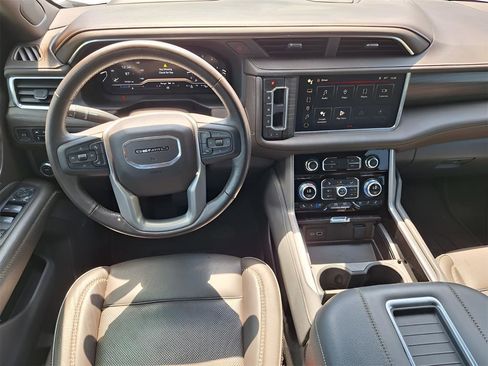 Used 2022 GMC Yukon Denali image 9