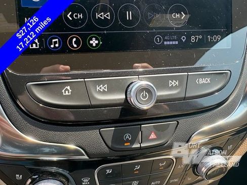Used 2024 Chevrolet Equinox Premier FWD image 19