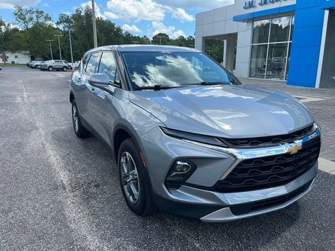 Used 2023 Chevrolet Blazer LT w/ Driver Confidence Package FWD image 6