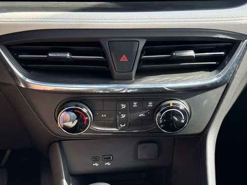 Used 2025 Buick Encore GX Preferred w/ Advanced Technology Package image 5