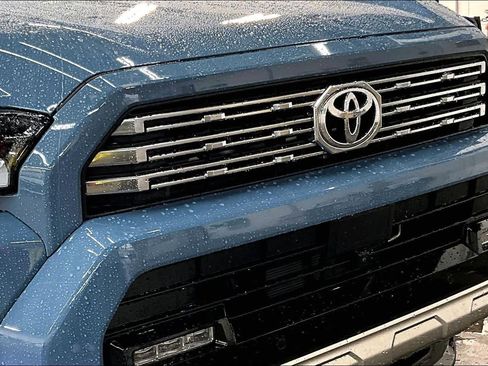 Used 2025 Toyota 4Runner Limited AWD/4WD image 30