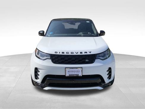 Certified 2025 Land Rover Discovery Dynamic SE image 2
