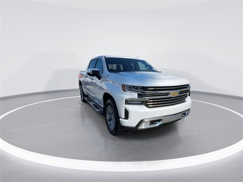 Used 2022 Chevrolet Silverado 1500 High Country w/ Technology Package image 2