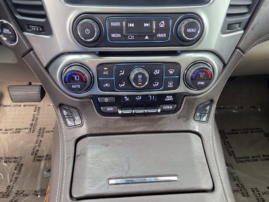 Used 2020 Chevrolet Suburban Premier w/ Premier 6.2L Value Package AWD/4WD image 26