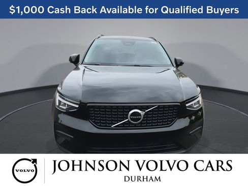 New 2026 Volvo XC40 B5 Core w/ Climate Package AWD/4WD image 3