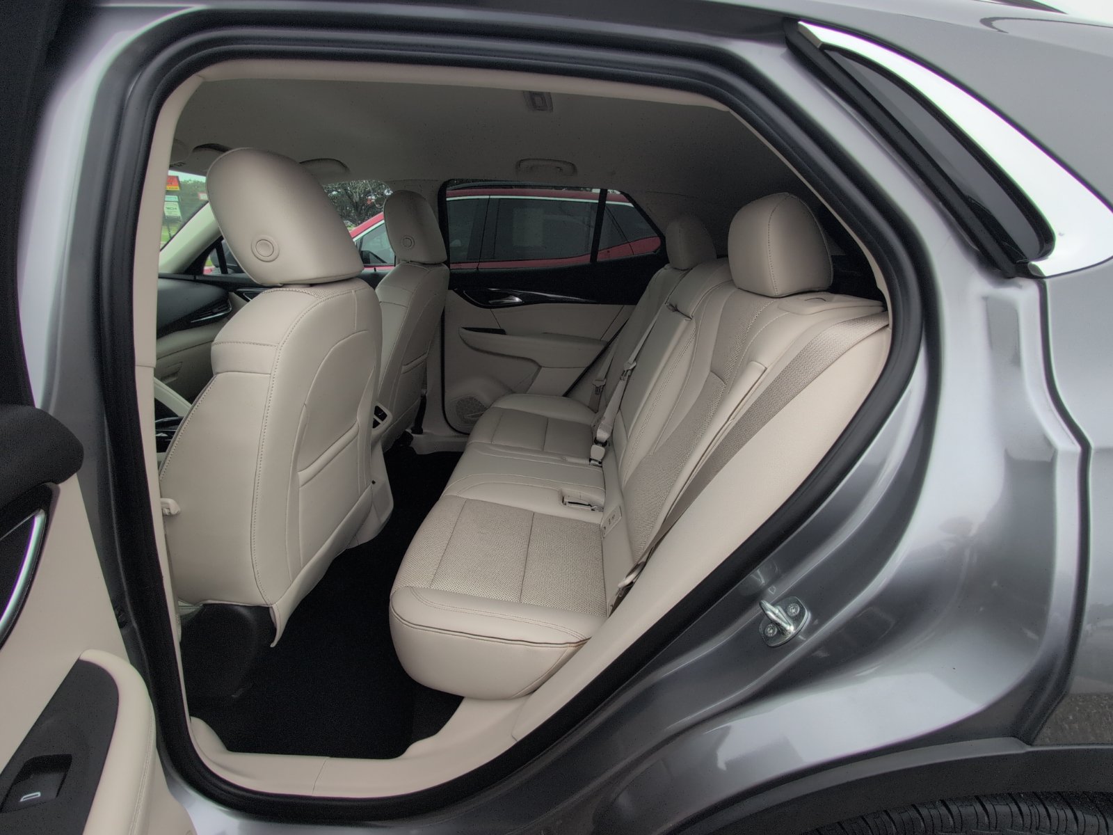 Used 2022 Buick Envision Essence w/ Safety Package FWD image 12