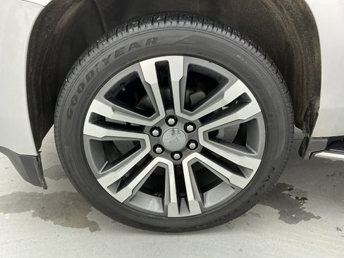 Used 2017 GMC Yukon Denali image 18