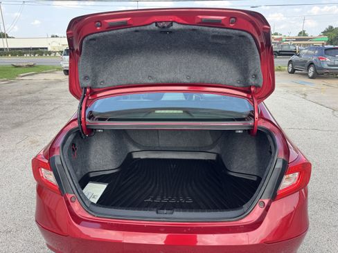 Used 2020 Honda Accord EX image 9