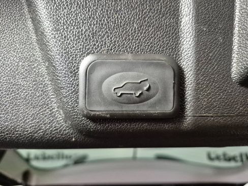 Used 2017 Buick Enclave Leather image 10