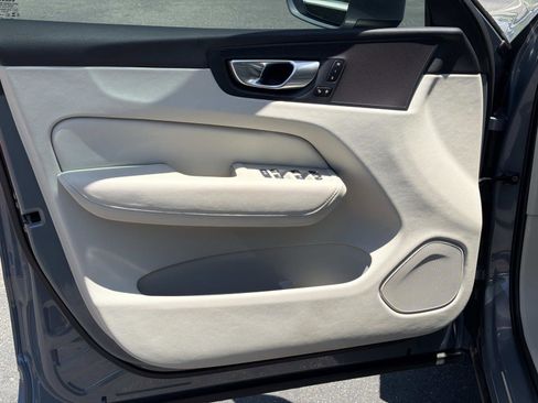 Certified 2023 Volvo XC60 T8 Plus AWD/4WD image 15