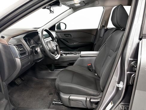 Used 2023 Nissan Rogue S image 4