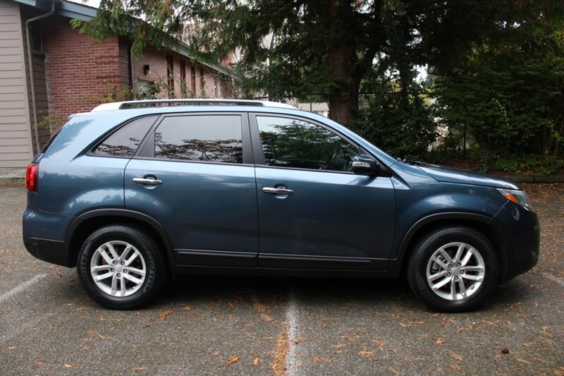Used 2014 Kia Sorento LX FWD image 12