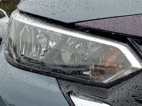 Used 2024 Nissan Sentra SV image 9