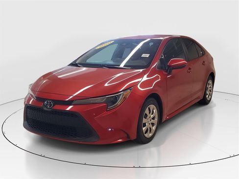 Used 2020 Toyota Corolla LE image 3