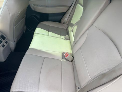 Used 2016 Subaru Outback 2.5i Limited image 9