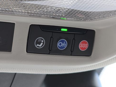 Used 2024 Chevrolet Trax LT FWD image 12