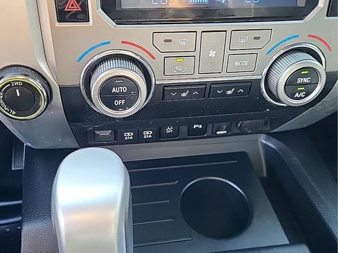 Used 2021 Toyota Tundra Limited w/ Limited Premium Package AWD/4WD image 37