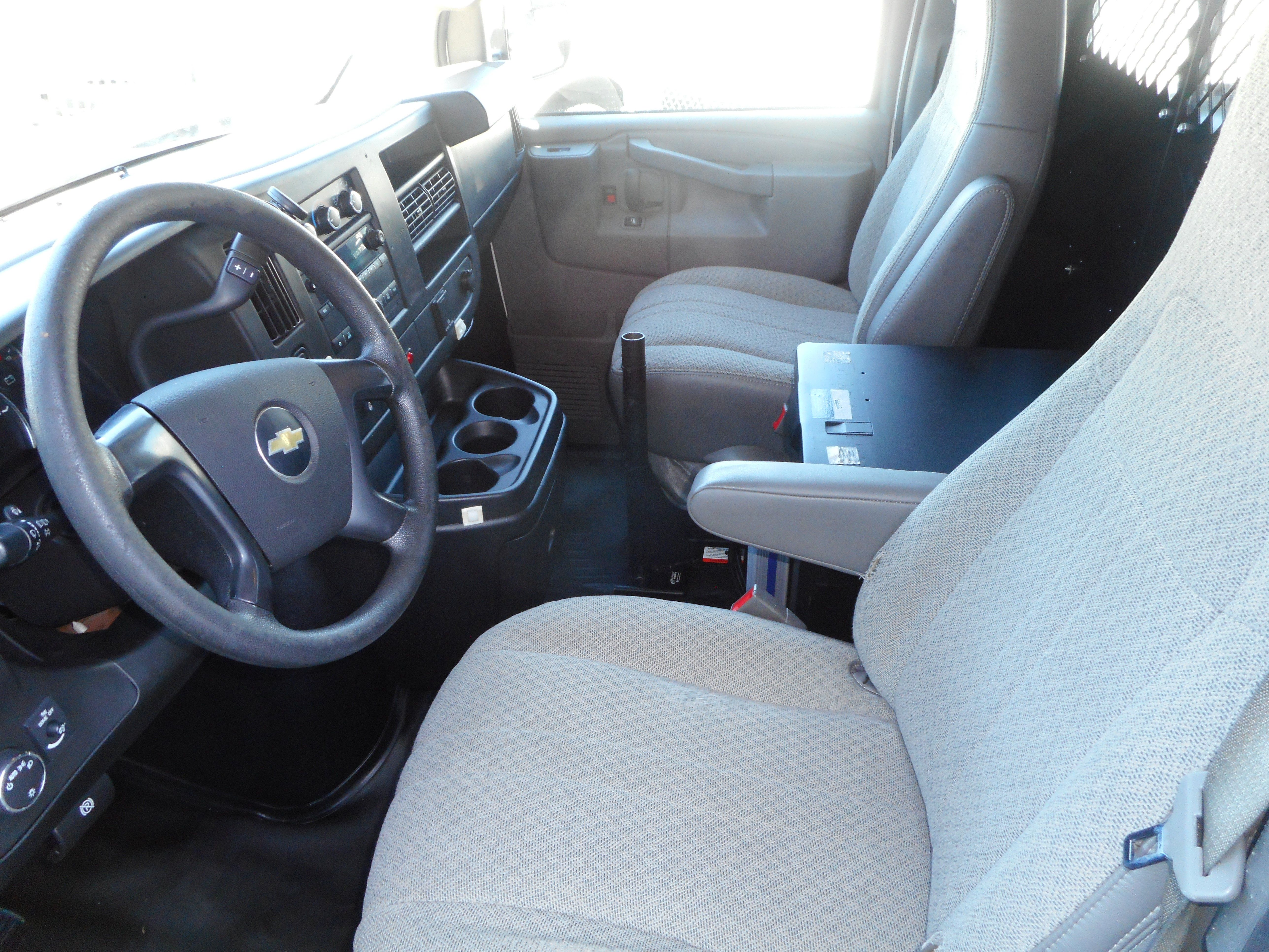 Used 2016 Chevrolet Express 2500 RWD image 13