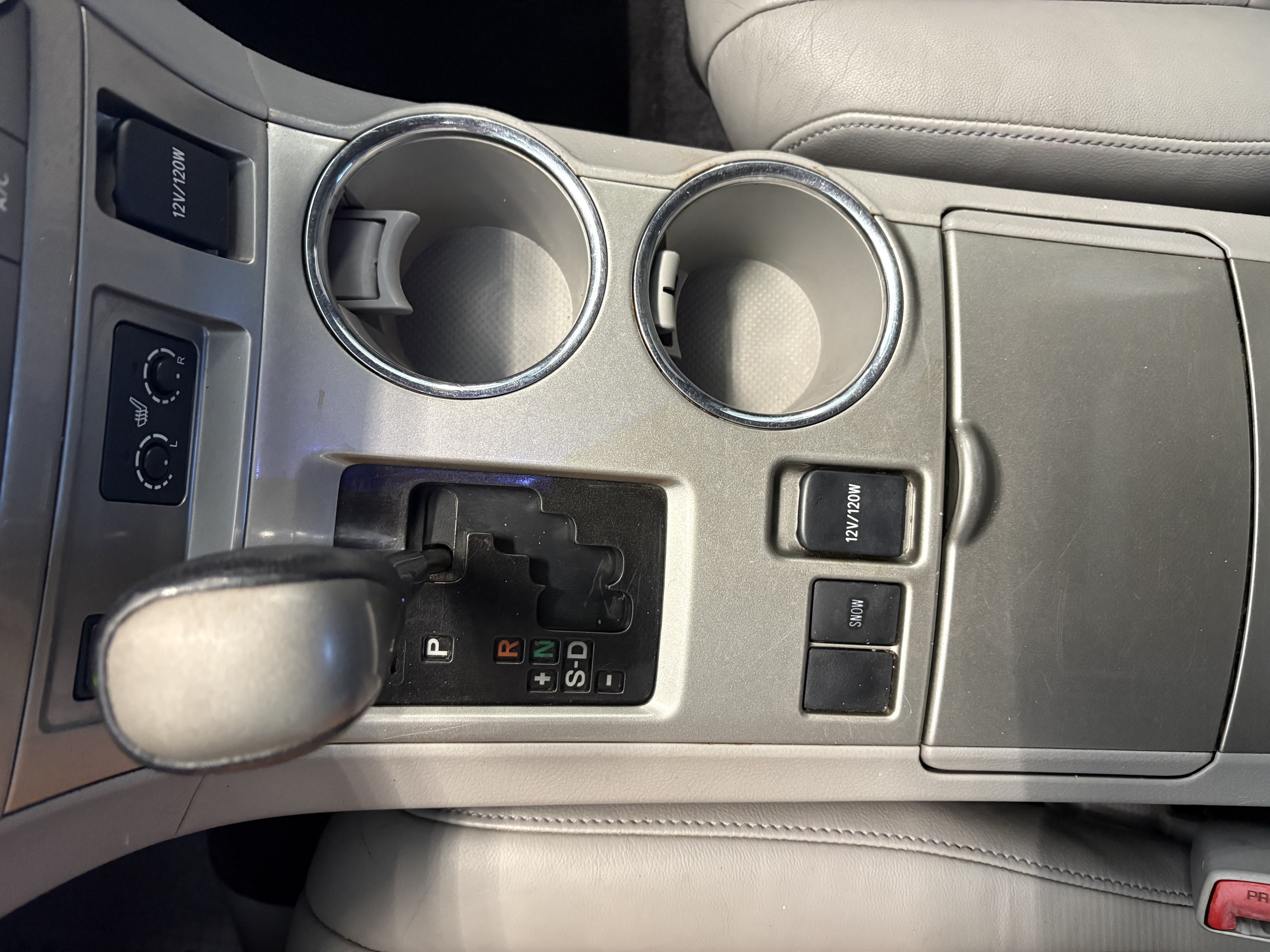 Used 2013 Toyota Highlander SE FWD image 17