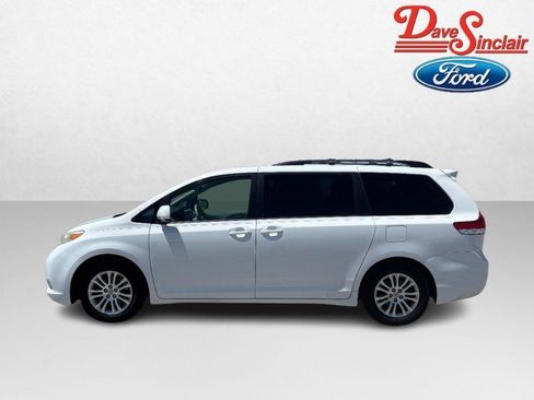 Used 2014 Toyota Sienna XLE FWD image 10