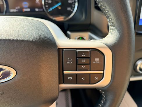 Used 2023 Ford Expedition XLT image 16