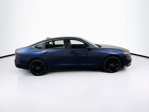 Used 2023 Honda Accord Touring image 4