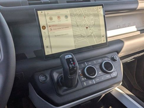 Used 2025 Land Rover Defender 110 X-Dynamic SE image 14