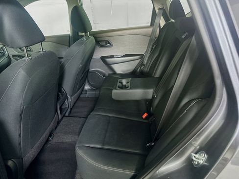 Used 2023 Nissan Rogue S image 26