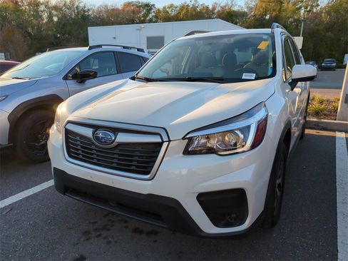 Used 2019 Subaru Forester Premium w/ All-Weather Package image 6