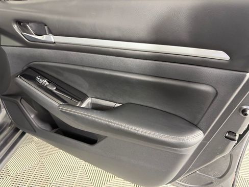 Used 2025 Nissan Altima 2.5 SL image 34