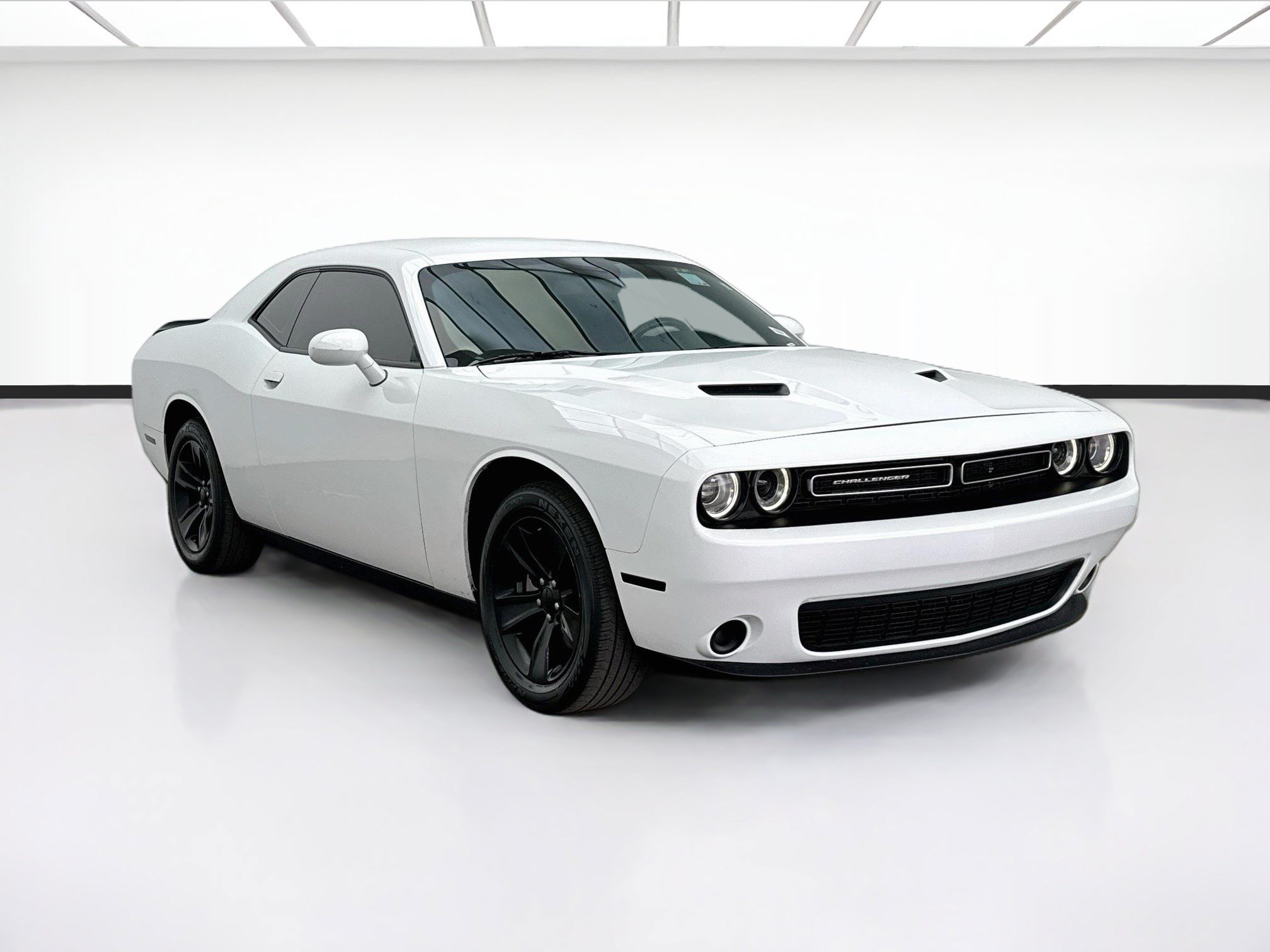 Used 2023 Dodge Challenger SXT RWD image 3