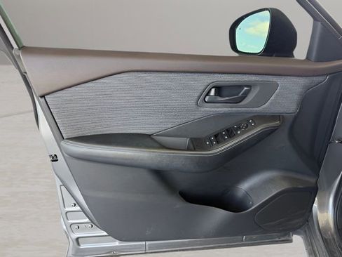 Used 2021 Nissan Rogue S FWD image 13