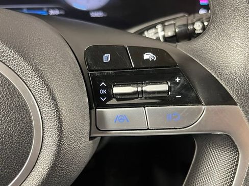 Used 2024 Hyundai Elantra SEL FWD image 15