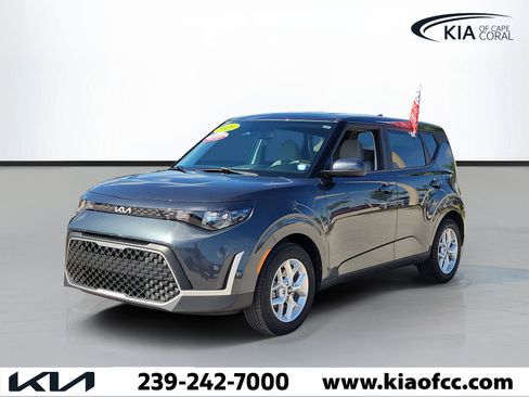 Certified 2025 Kia Soul LX w/ LX Technology Package FWD image 3