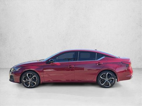 Used 2024 Nissan Altima 2.5 SR image 8