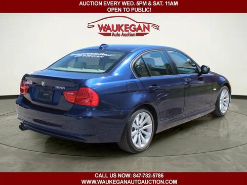 Used 2011 BMW 328i Sedan RWD image 3